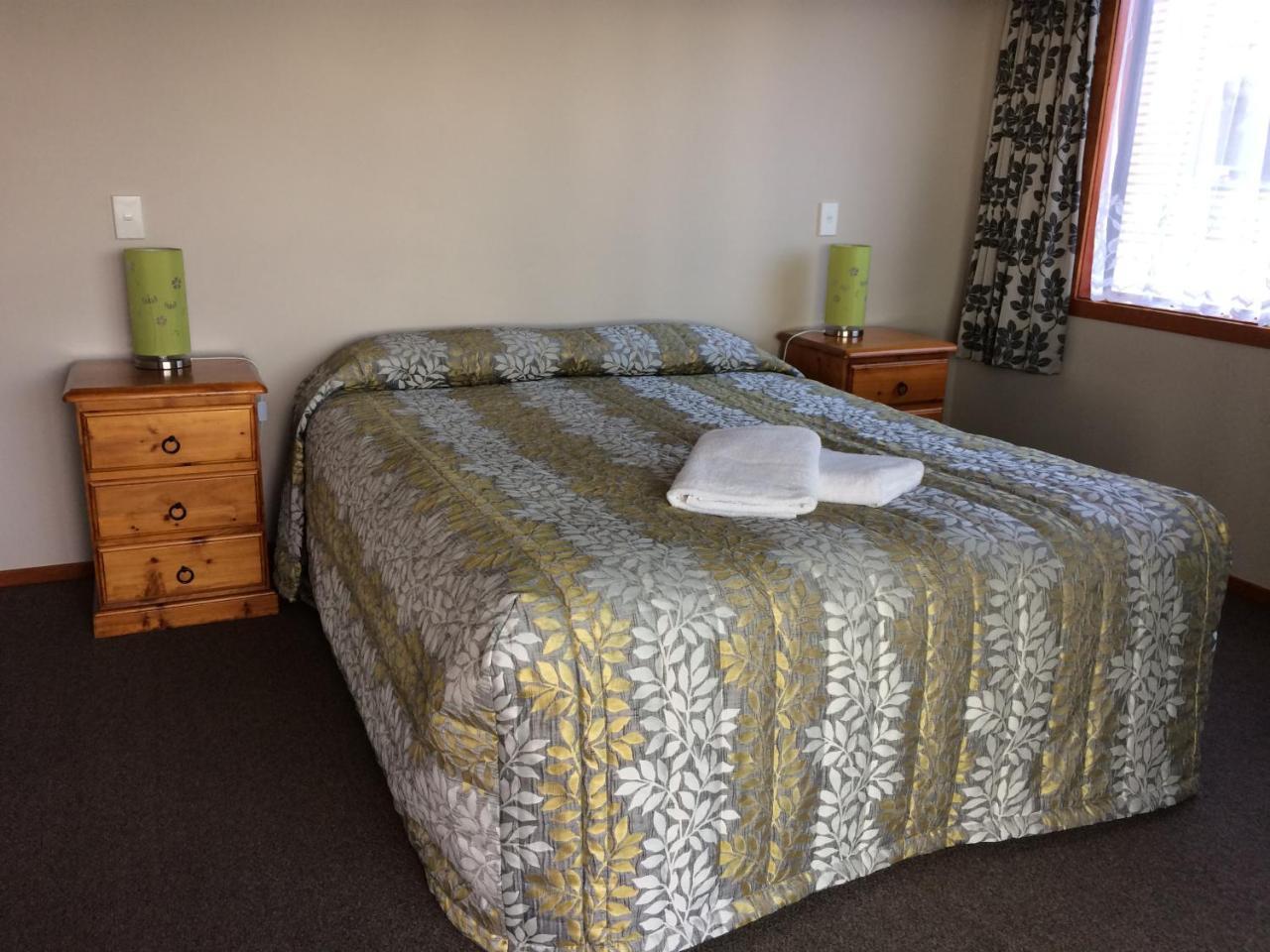 Acheron Cottages Manapouri Extérieur photo