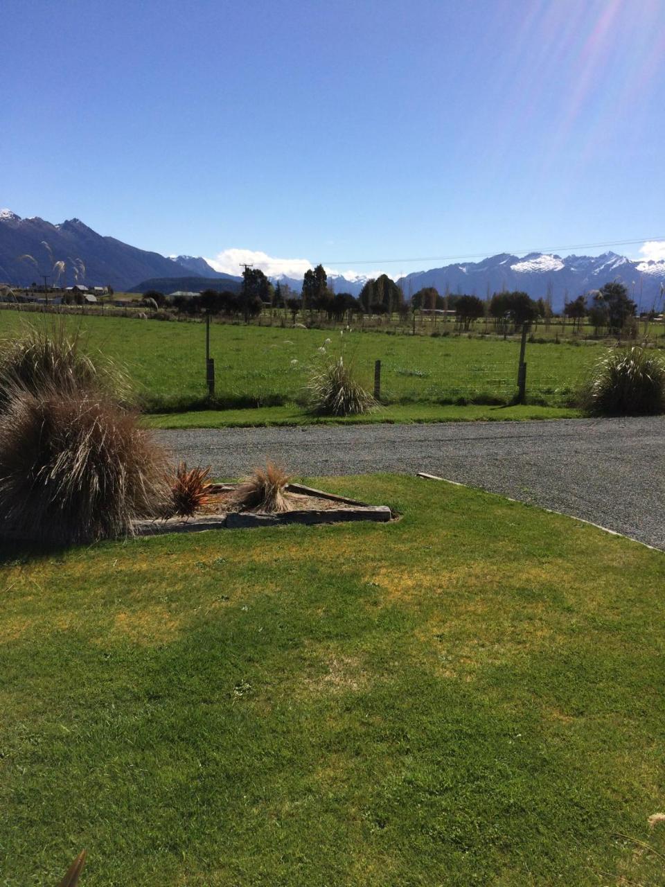 Acheron Cottages Manapouri Extérieur photo